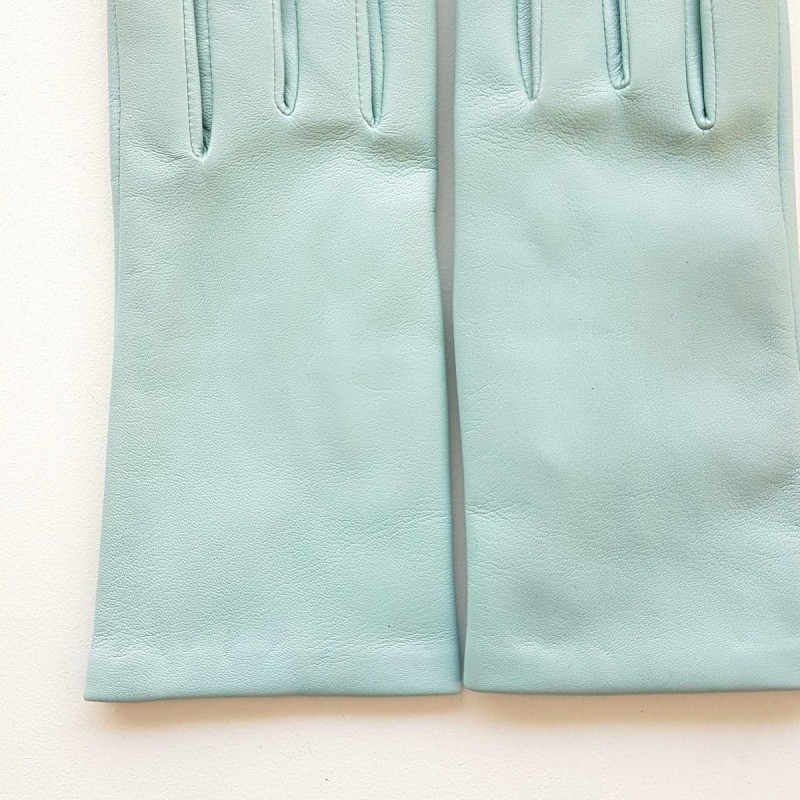 Gants en Cuir d'Agneau Bleu Ciel Doublés Soie.