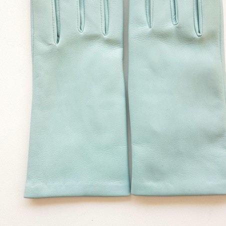 Gants en Cuir d'Agneau Bleu Ciel Doublés Soie.