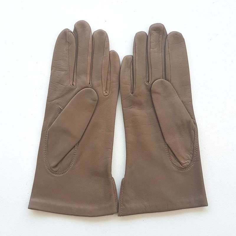 Gants en Cuir d'Agneau Sable Campanule Doublés soie.