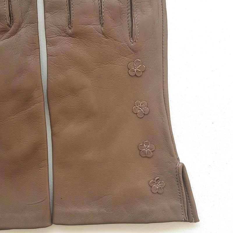 Gants en Cuir d'Agneau Sable Campanule Doublés soie.