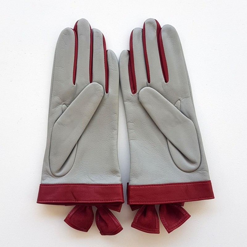Gants en Cuir d'Agneau Gris Rouge Candie Doublés Soie.
