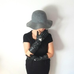 Gants en Cuir d'Agneau Noirs et Blancs Diana Doublés Soie.