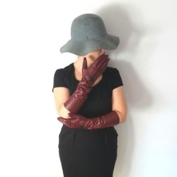 Gants en Cuir d'Agneau Rouges et Noirs Diana Doublés Soie.