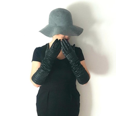 Gants en Cuir d'Agneau Noirs Froufrou Doublure en Soie.