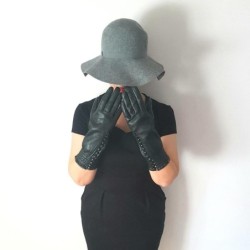 Gants en Cuir d'Agneau Noir Jacqueline Doublés Soie.