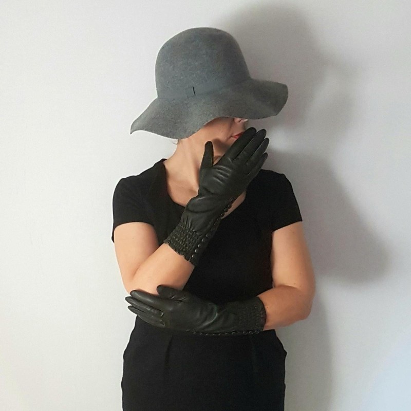 Gants en Cuir d'Agneau Kaki Jacqueline Doublés Soie.