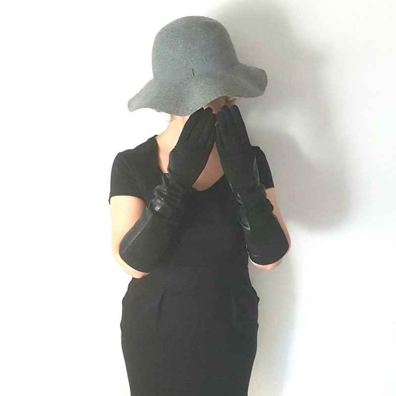 Gants en Cuir d'Agneau et Velours Noirs Chantal Doublés Soie.