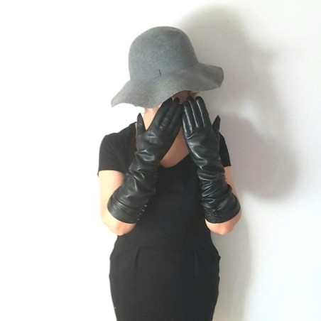 Gants en Cuir d'Agneau Noirs Margaret Doublés Soie.