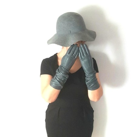 Gants en Cuir d'Agneau Gris Elisabeth Doublés Soie.