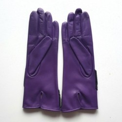 Gants en Cuir d'Agneau Améthyste Noir Gina Doublés Soie.