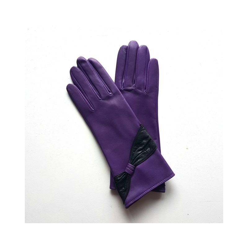 Gants en Cuir d'Agneau Améthyste Noir Gina Doublés Soie.