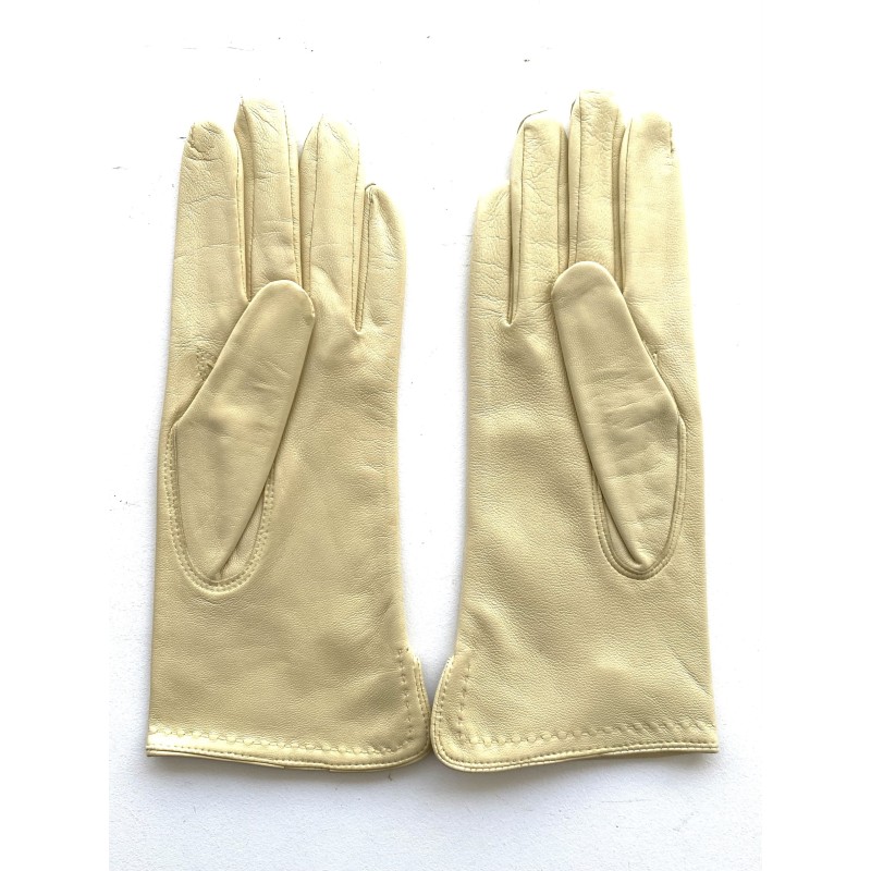 Gants en Cuir d'Agneau Beurre Frais Violette Doublés Soie.