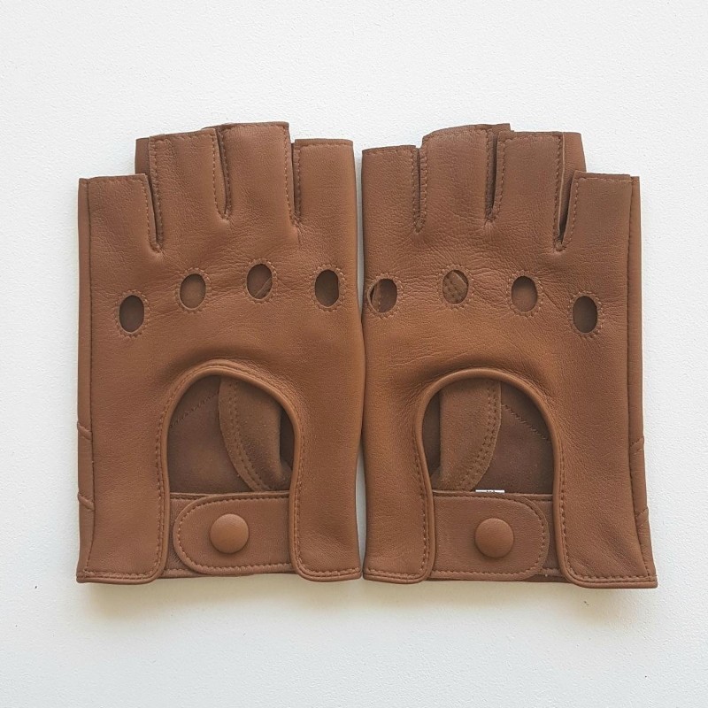 Men’s lambskin driving gloves – Elegance and comfort