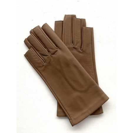 Women’s Jeanne mittens in lambskin and silk –Craftsmanship