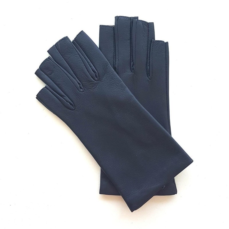 Women’s Jeanne mittens in lambskin and silk –Craftsmanship