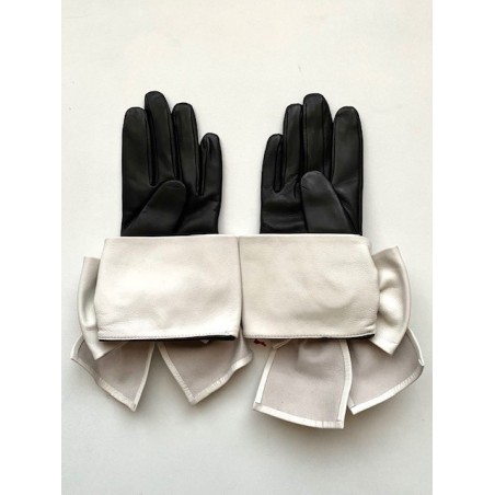 Women’s Paloma gloves – Lambskin & silk elegance