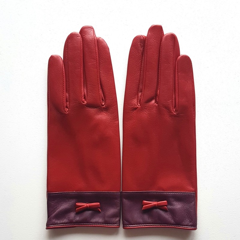 Anémone Women’s Lambskin and Silk Gloves – French Elegance