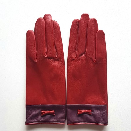 Anémone Women’s Lambskin and Silk Gloves – French Elegance