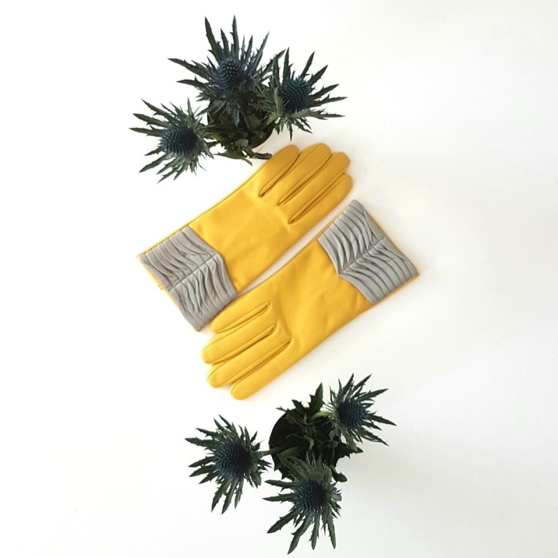 Gants en Cuir d'Agneau Jaune Gris Eline Doublés en Soie.