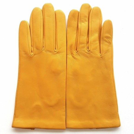 Gants en Cuir d'Agneau jaune Capucine doublé soie.