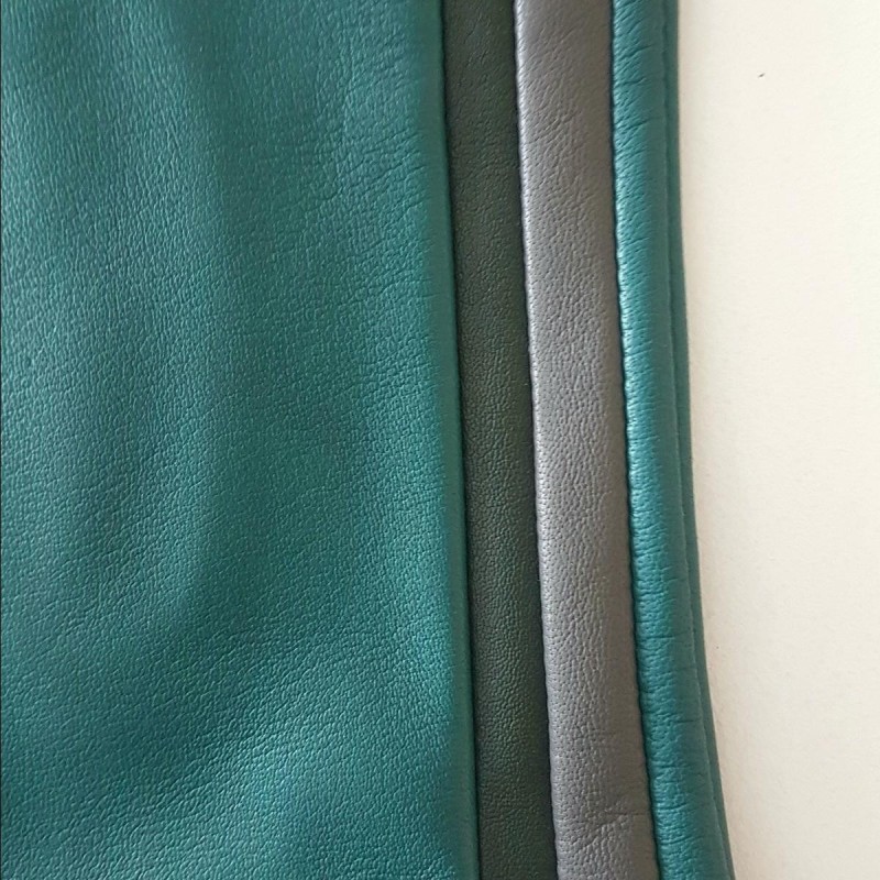 Gants Cuir d'Agneau Vert Evergreen Gris Akane Doublés soie.